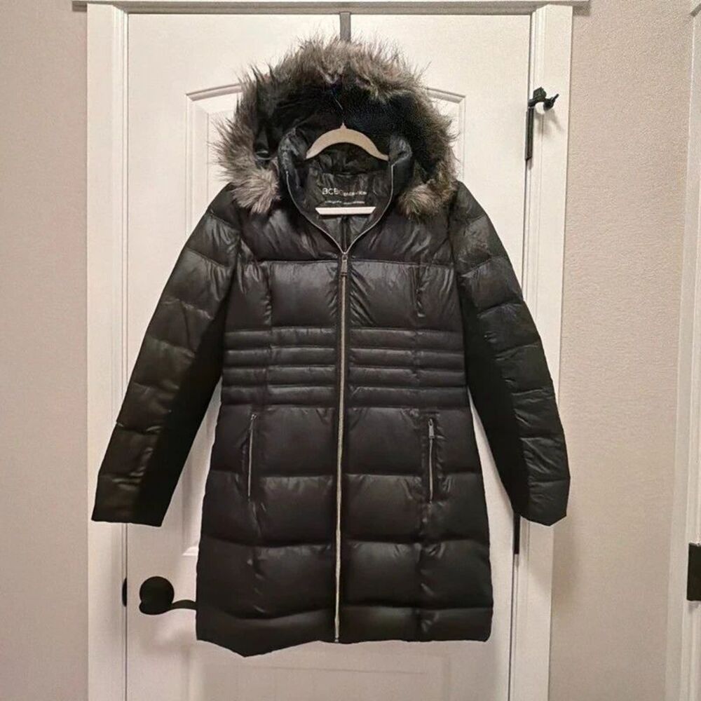 BCBG Generation black packable down coat jacket with faux fur hood size M